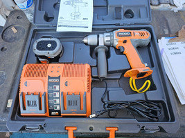 23QQ11 Ridgid Drill Kit: R82015 1/2" Vsr Drill, Battery, Case, Charger - £21.89 GBP
