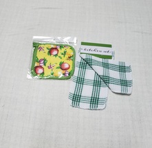 Bundle of Fruit Checked Themed Dishcloth &amp; Potholder 3 Piece Kitchen Set - £7.23 GBP