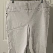 Rafaella Women&#39;s Size 14 White Cropped Pants Pull-On Stretch Casual - $14.85