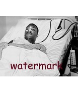 SEP 20,1958 DR MARTIN LUTHER KING JR IN HOSPITAL AFTER BEING STABBED RAR... - $11.57 CAD