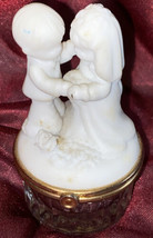 Precious Moments Bride Groom Bisque China &amp; Glass Ring Trinket Box 2000. - $11.29