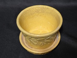 Vintage MCCOY Mid-Century USA 4&quot; Round Pottery Planter Yellow Floral Ceramic - $28.68