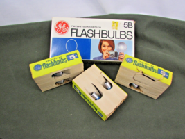 Vintage GE General Electric 5B Flashbulbs Blue 12 New Bulbs New Old Stoc... - $12.43