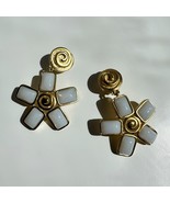 Vintage GIVENCHY Opal Lucite Golden Earrings Clip on Oversized - $10,130.40 MXN