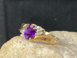 10K Yellow Gold Diamond Ring 2.74g Fine Jewelry Sz 7.25 Band Purple Stone Oval - £152.77 GBP