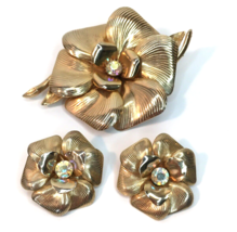 Textured Gold Tone Brooch &amp; Clip On Earring Set Mid Century AB Rhinestone - £19.34 GBP