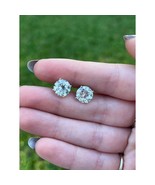 Authenticity Guarantee

2.00 Cts Each E/F VS Clarity 14K White Gold Earr... - $27,272.12 MXN