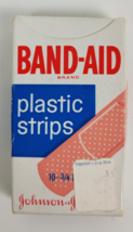 Vintage Johnson Johnson Band-Aid Plastic Strips Box 3/4&quot; w. 9 Band-Aids - £5.41 GBP