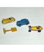 Vintage 3 Metal Toy Cars &amp; Yellow Traffic Sign Set - $369.07 MXN