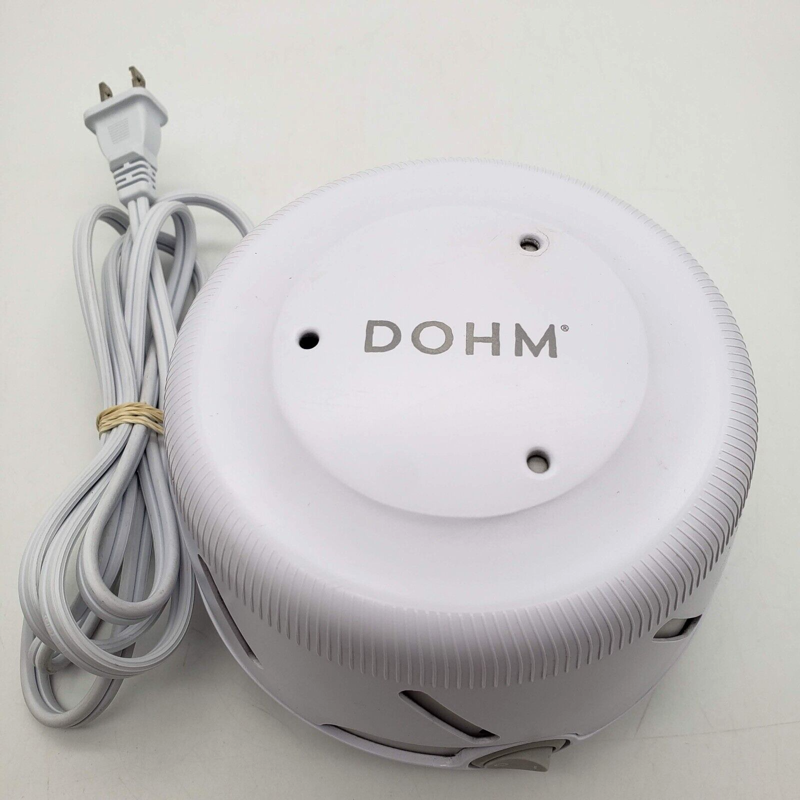 Dohm Uno White Noise Sleep Sound Machine, White Marpac Yogasleep UM1USCW - $24.70