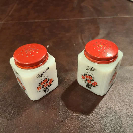 Tipp USA Milk Glass Flower Salt and Pepper Shakers, 4-Sided - $45.00