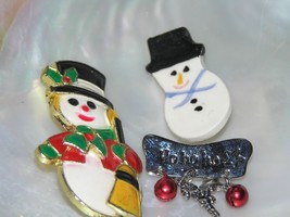 Vintage To Now Lot Of Plastic Ceramic Snowman &amp; Ho Ho Ho W Tiny Charms Bar Pin - £9.74 GBP