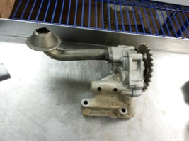 Engine Oil Pump From 2003 Volkswagen Golf  2.0 06A115105 - $44.95