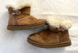 UGG Boots Brown Short Button Sherling Booties Ladies US Size 7 F19015F - £27.31 GBP