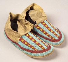 Powwow Old American Style Leather Handmade Beaded Moccasins Beaded Shoes MCN104 - £319.71 GBP