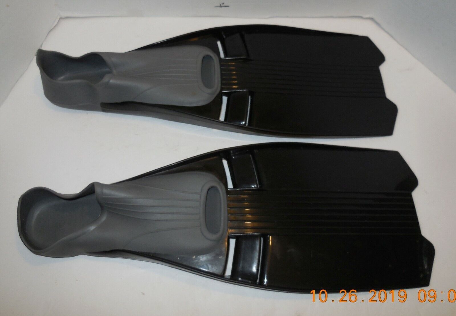Black DIVING FINS FLIPPERS SIZE M 8-9 41/42  MADE IN Taiwan - $45.37
