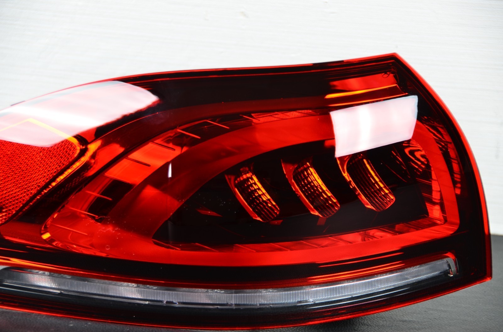 2020-2023 Mercedes-Benz GLE-Class Outer LED Tail Light Left Driver Side OEM Item image 2