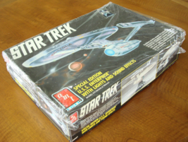 U.S.S. Enterprise Star Trek Model Kit Special Edition with Lights and Sound#6957 - £88.64 GBP
