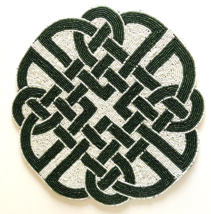 Beaded Placemats Celtic Knot St Patrick&#39;s Day Paddy Green White 14&quot; Set of 4 - £75.76 GBP