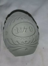 Vintage Goebel Clear Frosted Etched Glass Egg 1979 2.5&quot; wide Paperweight - $9.99