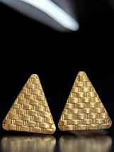 Geometric Gold Tone Triangle Earrings Basket Weave Design 1980s Vintage Style - £26.09 GBP