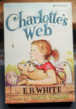 Paperback Childrens book Charlotte&#39;s Web E.B. White Photos by Garth Will... - £6.37 GBP