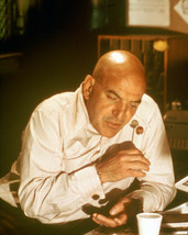 Telly Savalas Kojak In Office Rare Color 8x10 Photo (20x25 cm approx) - £7.66 GBP