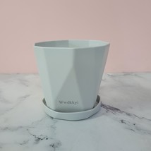 Wwdkkyi Flowerpots Plastic Planter with Drainage Tray - Breathable Bottom - $24.88