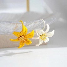 White Yellow AB Flower Earrings For Women 2022 New Fashion Jewelry Etrendy Boho  - £7.44 GBP