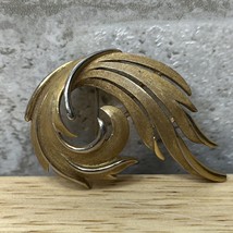Vintage Crown Trifari Brooch Pin Gold Tone Brushed Polished Leaf Swirl Wave 2&quot; - £19.46 GBP