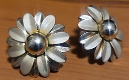 Vintage Gold Tone Flower Clip On Earrings  1 Inch Wide Adjustable  - $18.80