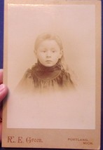 1880s  Sweet Little Girl Cabinet Photo R. E. Green’s Art Studio Portland Mich - £7.98 GBP
