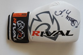 Oleksandr Usyk Hand-Signed Rival Boxing Glove JSA COA Photo Proof autogr... - £588.42 GBP