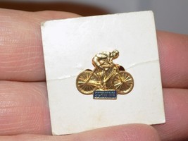Vintage Schwinn Bicycle Metal Pin on backer card - $276.80 MXN