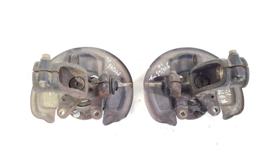 1995 Subaru Sambar OEM Pair Of Front Spindles  - $176.35