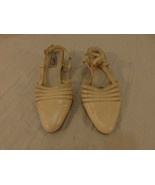 ASHLEY TAYLOR WOMEN&#39;S sz7 TAN FAUX LEATHER BEIGE HEELED SHOES - $18.10 CAD
