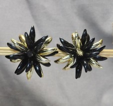 Vintage Firework Starburst Flower Statement Clip-on Earrings Black Gold ... - £29.41 GBP