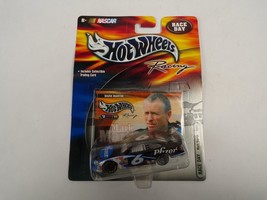 Hot Wheels Racing Mark Martin Race Day Pfizer With Trading Card Nascar - £8.64 GBP