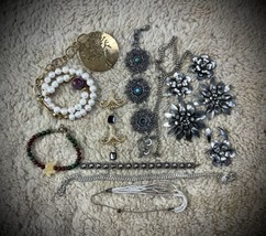 Vintage Modern Jewelry Lot Broken Wearable Craft Repurpose Repair For Parts - £27.05 GBP