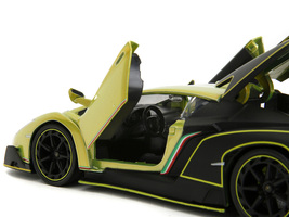 Lamborghini Veneno Lime Green Metallic and Matt Black &quot;Pink Slips&quot; Series 1/24 D - $43.54