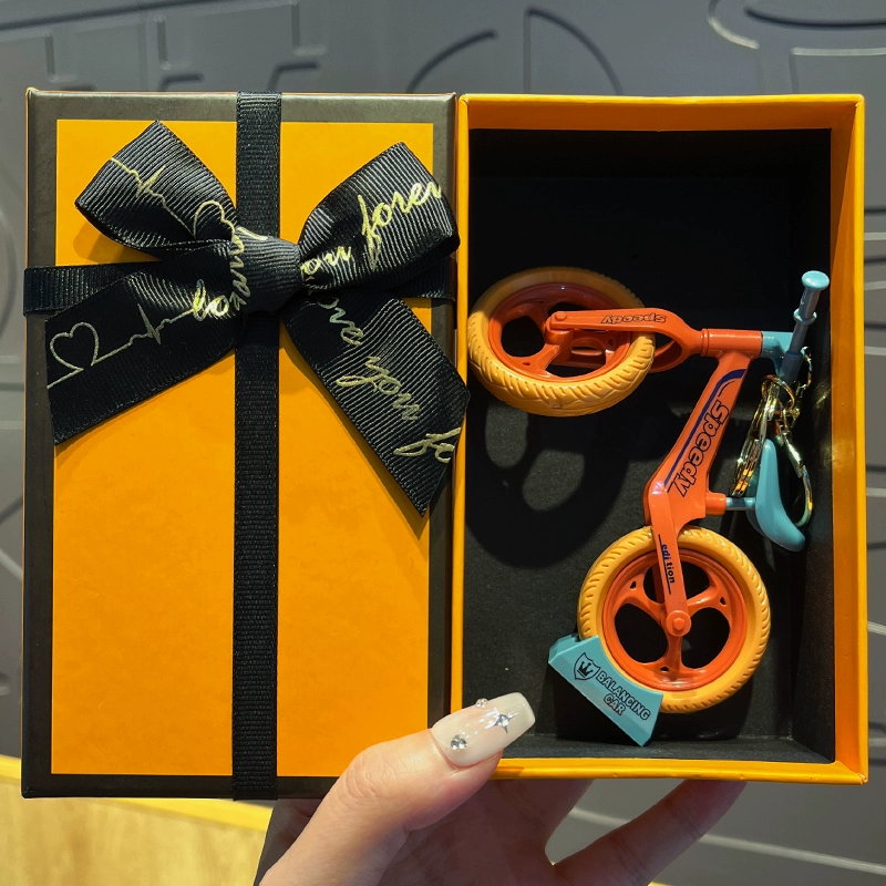 Keychain. Assembled bicycle - orange - gift box - £9.44 GBP