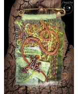 wish talisman, bag charm, safety pin boho amulet, hippie brooch, cute frog - £23.63 GBP