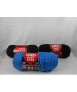 Red Heart Super Saver Yarn Lot Of 3 blue and 2 black - $197.67 MXN