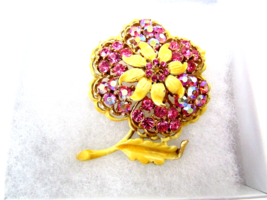 Vintage Brooch Pink Aurora B With Yellow Enamel Work Floral Shape - £19.78 GBP