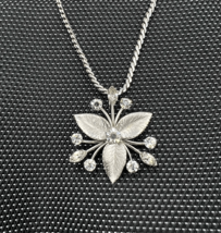 Krementz Vintage Silver Tone Rhinestone Flower Pendant Necklace 15” - $29.68