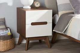 Abbey White and Walnut Wood 3-Drawer Storage Nightstand - $2,365.14 MXN