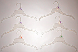 Wholesale Lot 50 Womens Ladies Plastic Clothes Hangers On Sale Free Shipping - £23.73 GBP