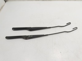 00 BMW Z3 E36 2.5L #1304 Wiper Arm Pair Windshield 61608389550  61608389549 - $27.71