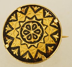 Vintage Costume Jewelry Gold &amp; Black Enamel Star Design Round Damascene Brooch - £11.86 GBP