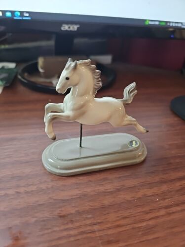 Vintage Hagen Renaker Miniature Lipizzaner Horse on Stand with Base - £54.75 GBP